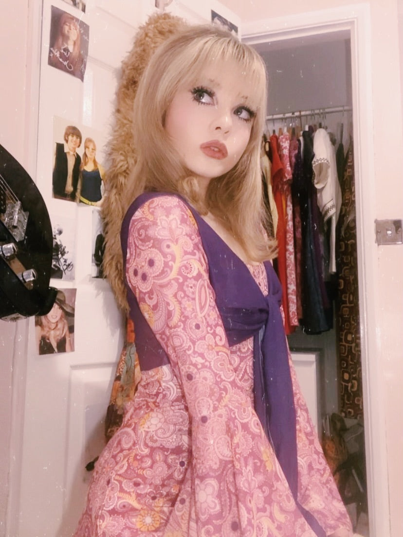 'Venus' Purple Sleeve